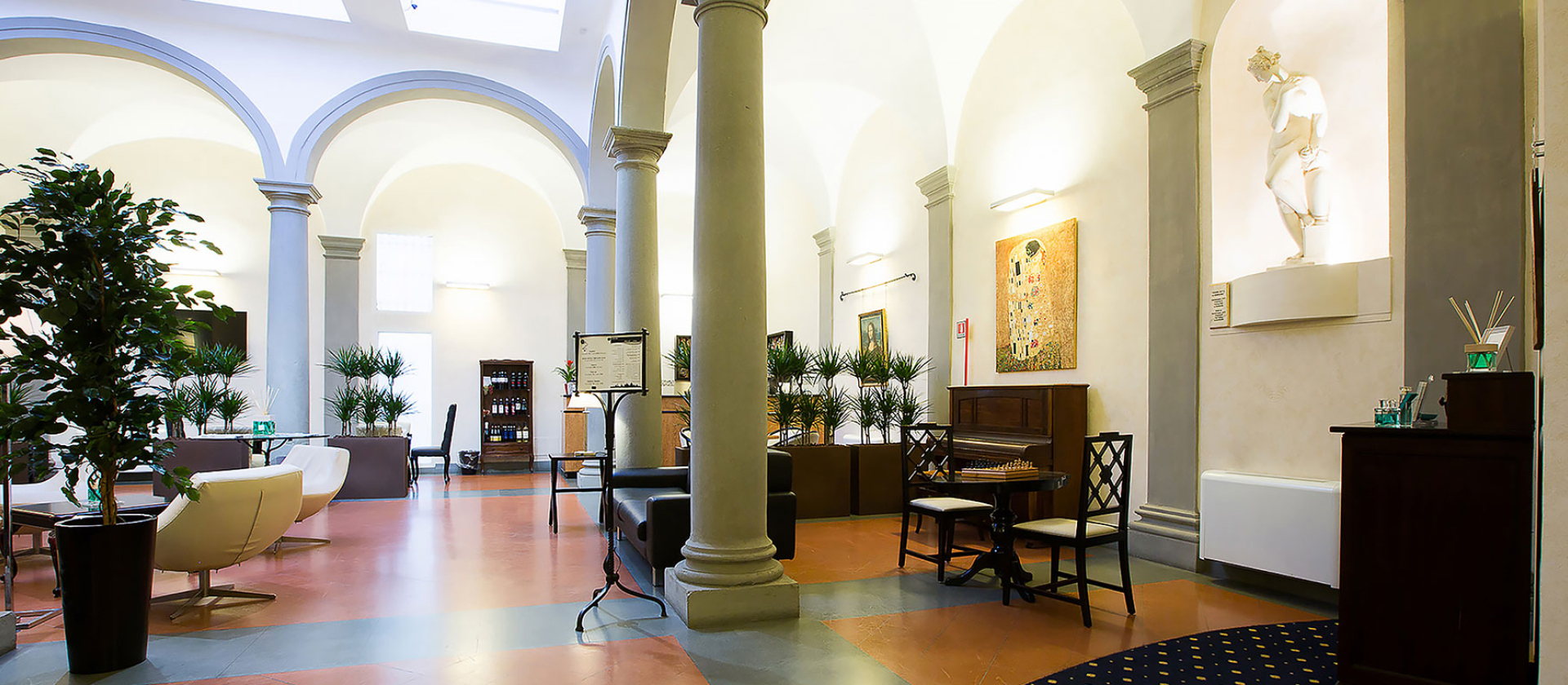 15 61 Hotel Centrale Firenze Hall